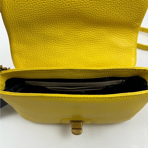 NWT KARL LAGERFELD AGYNESS SHOULDER BAG CROSSBODY PURSE YELLOW LEATHER $228 - Picture 3 of 8
